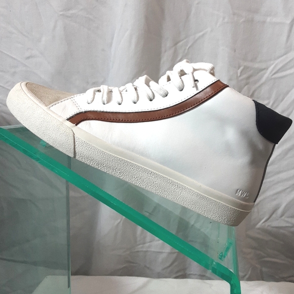 Shoes - Picture 1 of 5